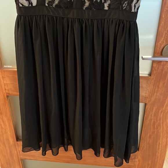 Beige by Eci black dress size 8 - Picture 3 of 5